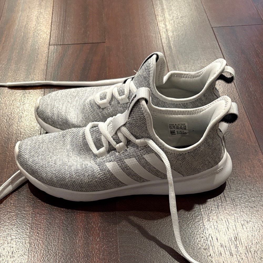 ADIDAS LIGHT GRAY RUNNING SHOES - Picture 2 of 4